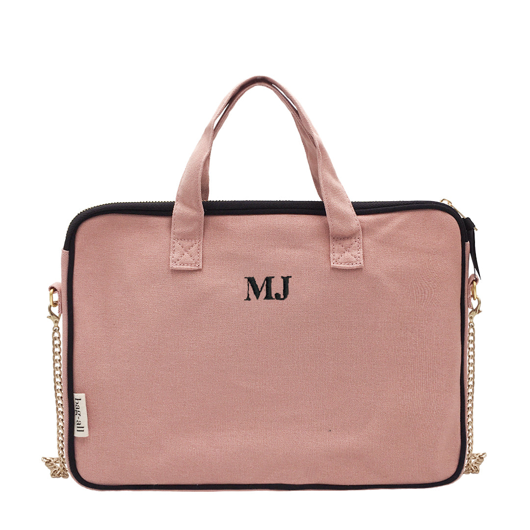 
                                      
                                        Monogrammed Carry Laptop Sleeve with Gold Chain & Charger Pocket, Pink/Blush - Bag-all Europe
                                      
                                    