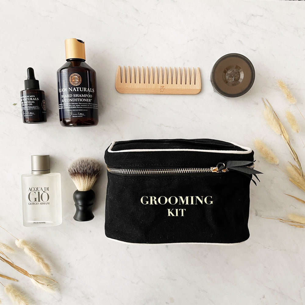 
                                      
                                        Grooming Kit Box, Laminated, Personalized, Black - Bag-all Europe
                                      
                                    