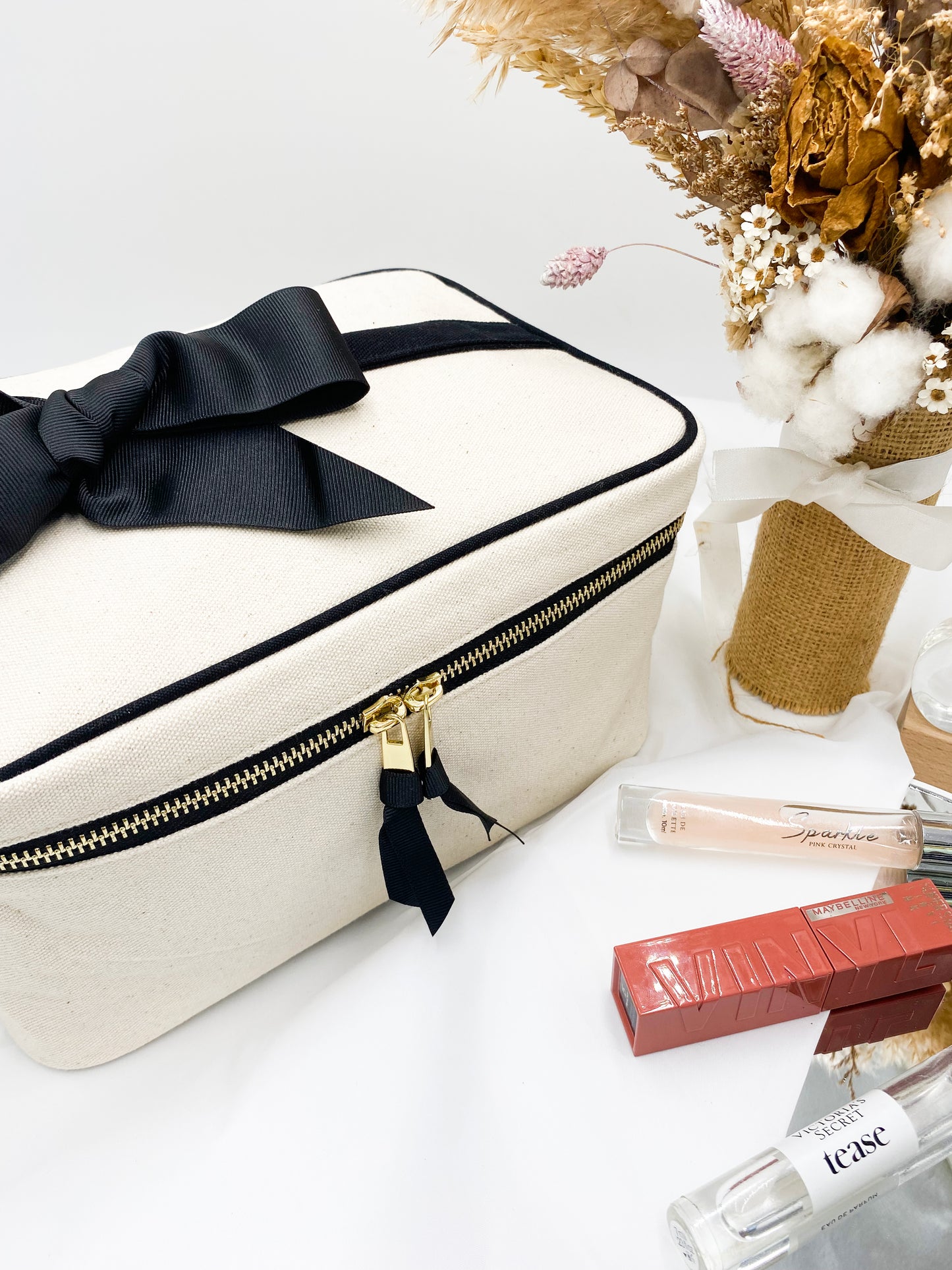 Popular Case for Travel/Home/Makeup organizing - Customizable, Laminated Lining, Medium size, Cream - Bag-all Europe