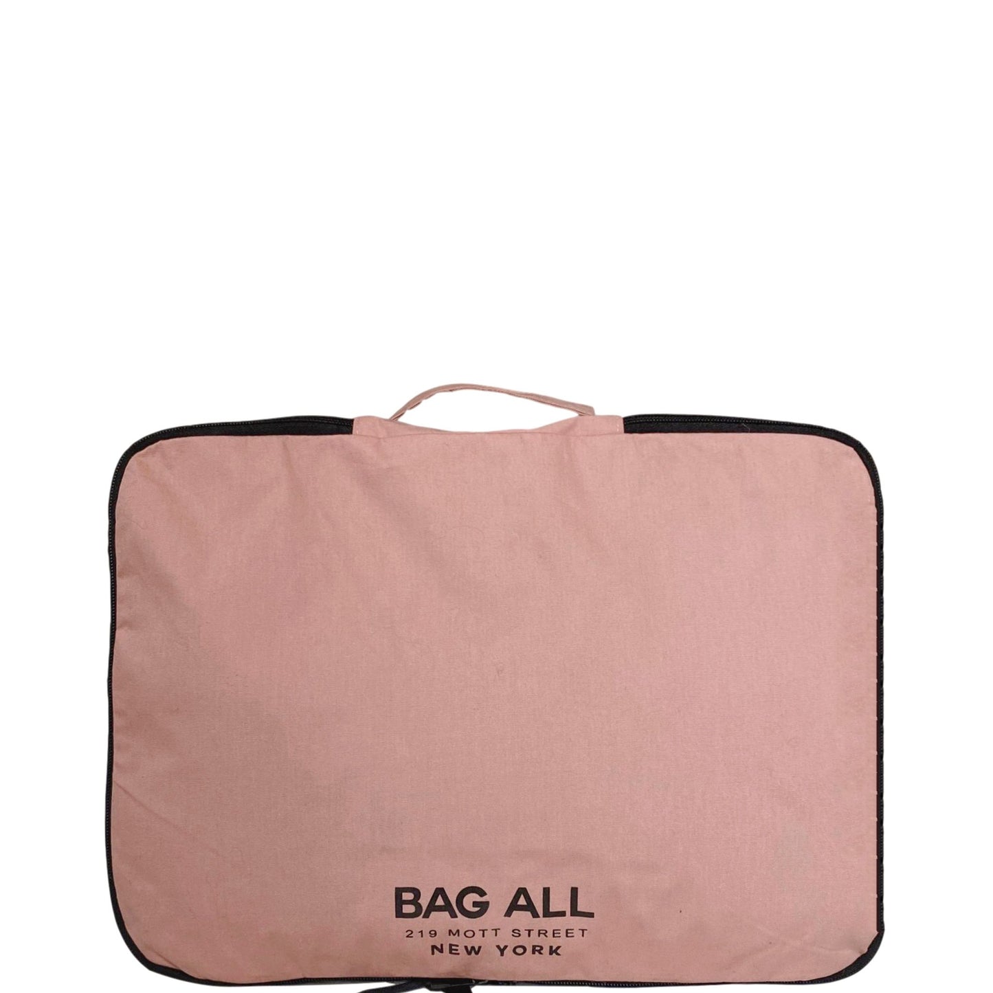 
                                      
                                        Double sided pink packing cubes for travel and organizing. 
                                      
                                    